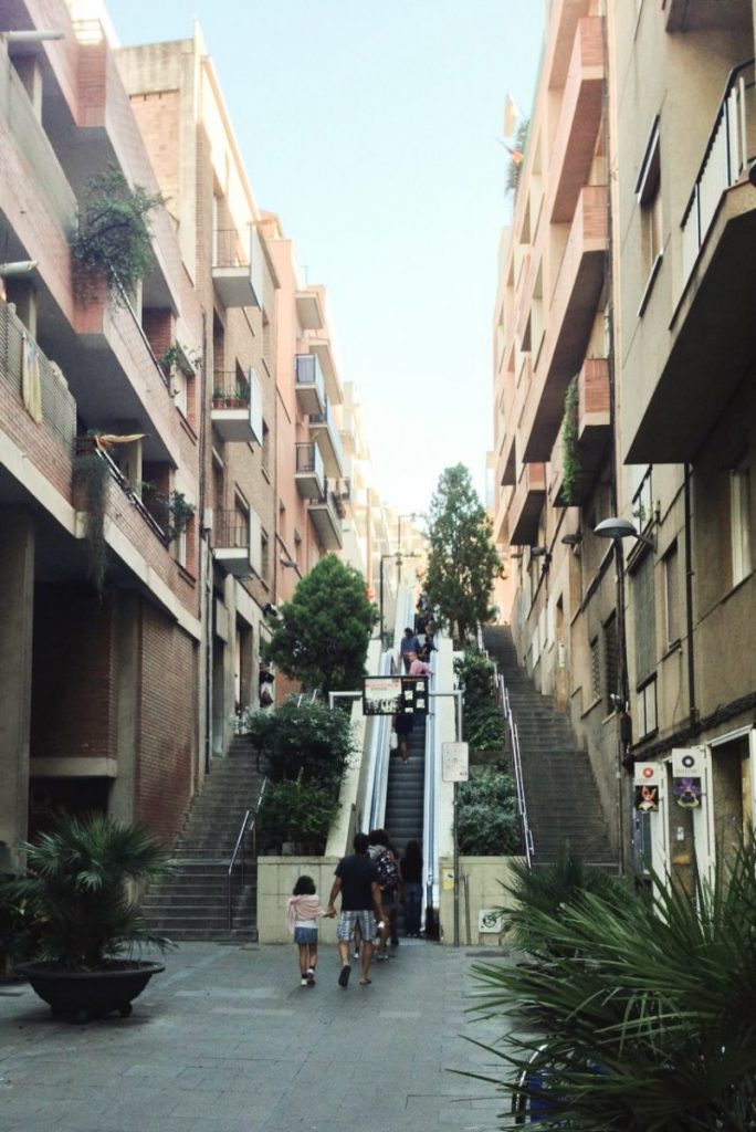 Per Rolltreppe zum Park Güell