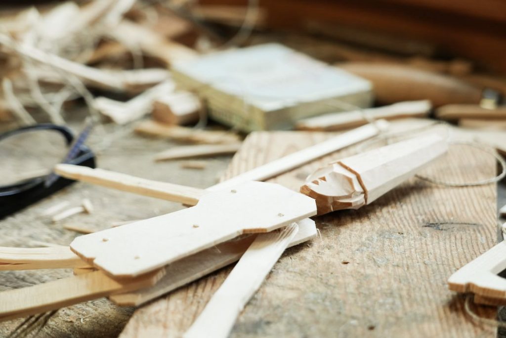 Hampelmänner, Schnürkasperl oder Fadengaukler 