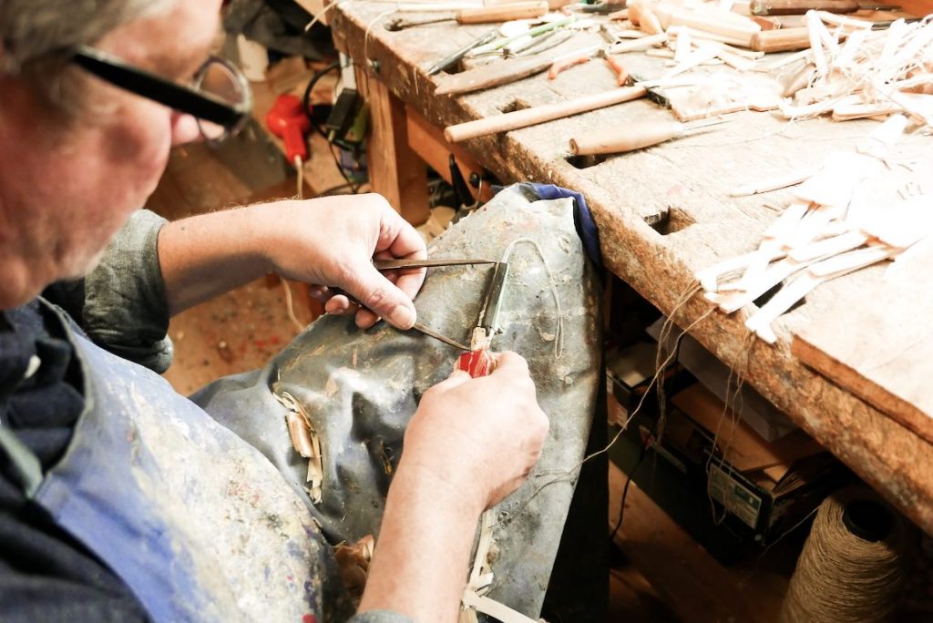 Hampelmänner, Schnürkasperl oder Fadengaukler 