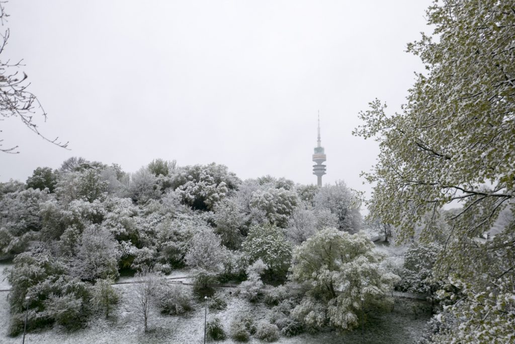Olympiapark München Schnee Ostern 2017 (2)