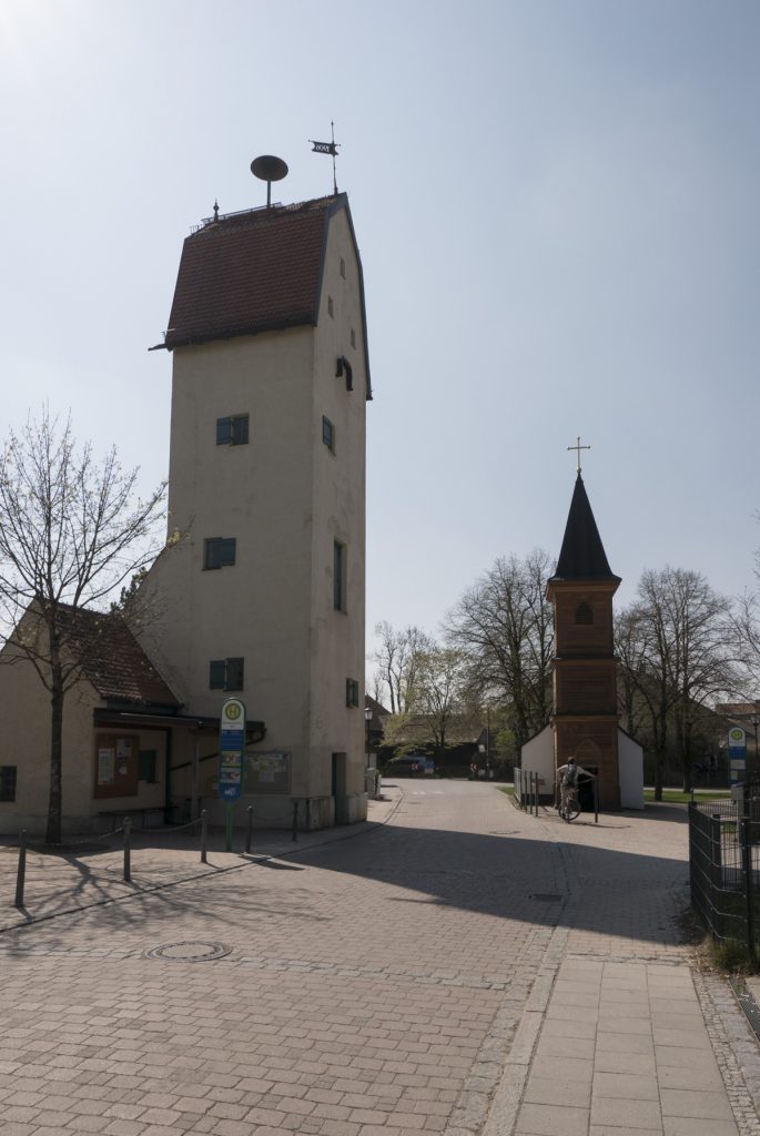 Wasserturm und Kapelle in Ödenstockach.
