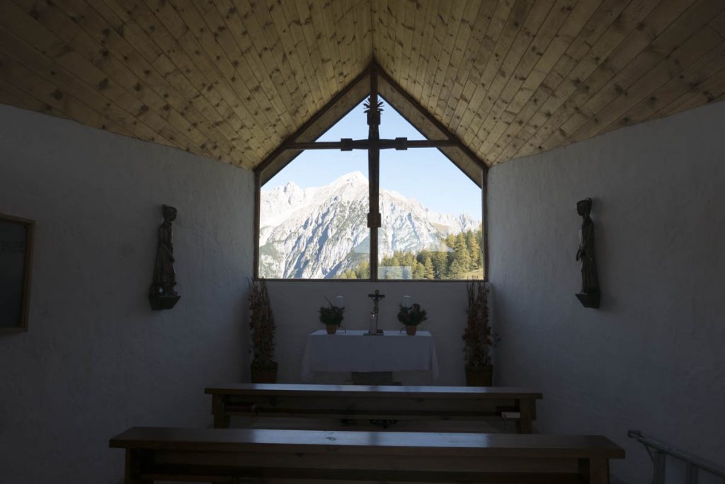 Kapelle auf der Walderalm: Altar-(aus-)Blick. 