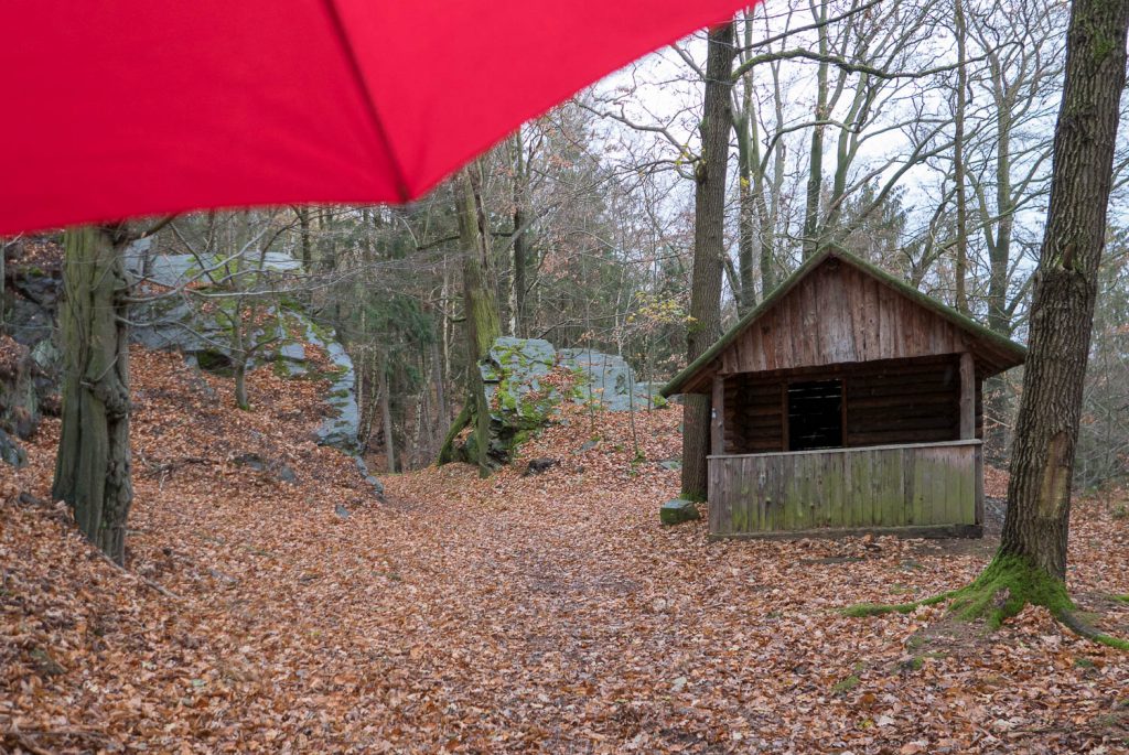 An der Teufelsbrücke: Unterstand für Usselwetter.