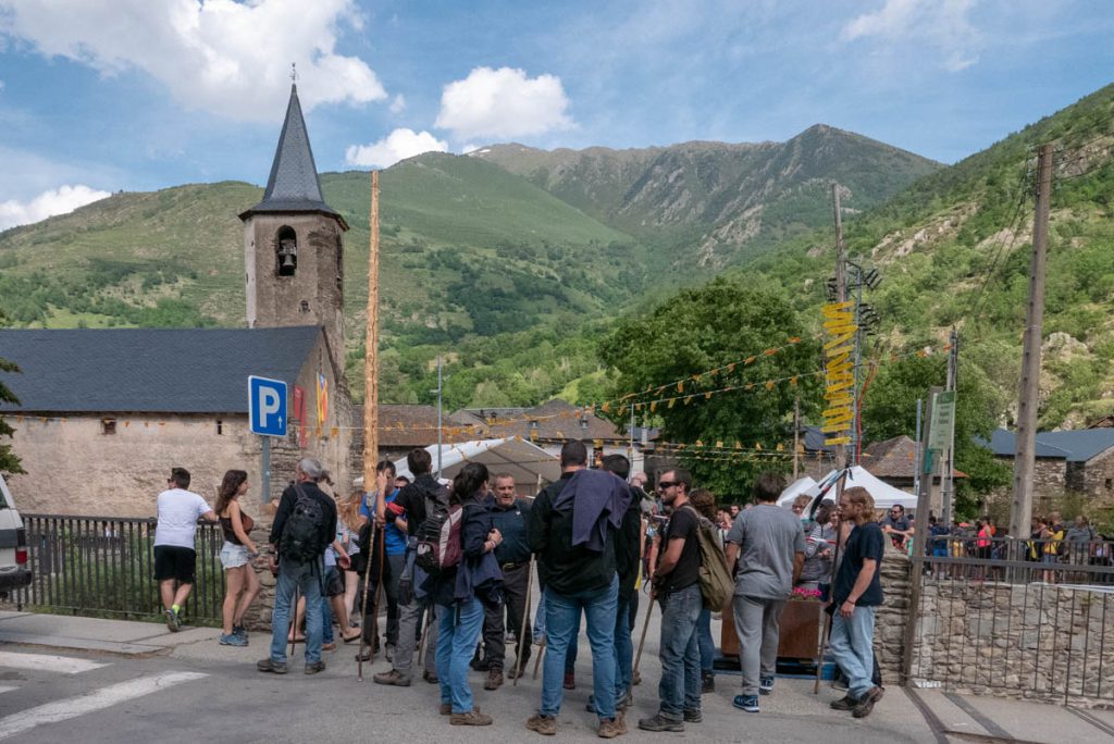 Fallaires in Isil bei den traditionellen Bergfeuern in den Pyrenäen. 